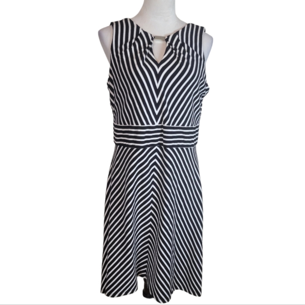 WHBM Black & White Striped Sleeveless Keyhole Neckline Dress Size 14‎